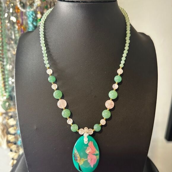 ~17.75" Signed Lee Sands, Jade and Rose quartz with MoP hummingbird necklace! - Picture 14 of 15